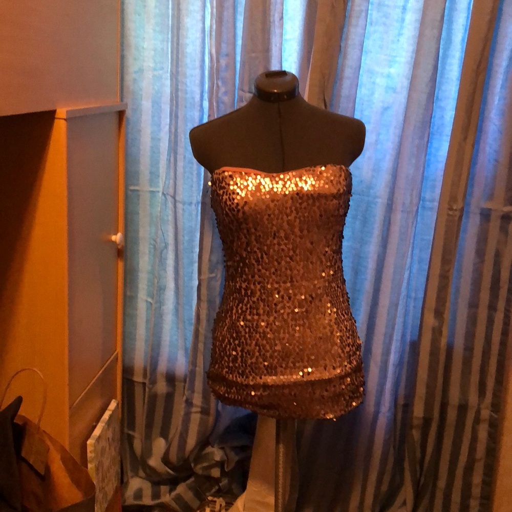 A rose pink dress with sequence